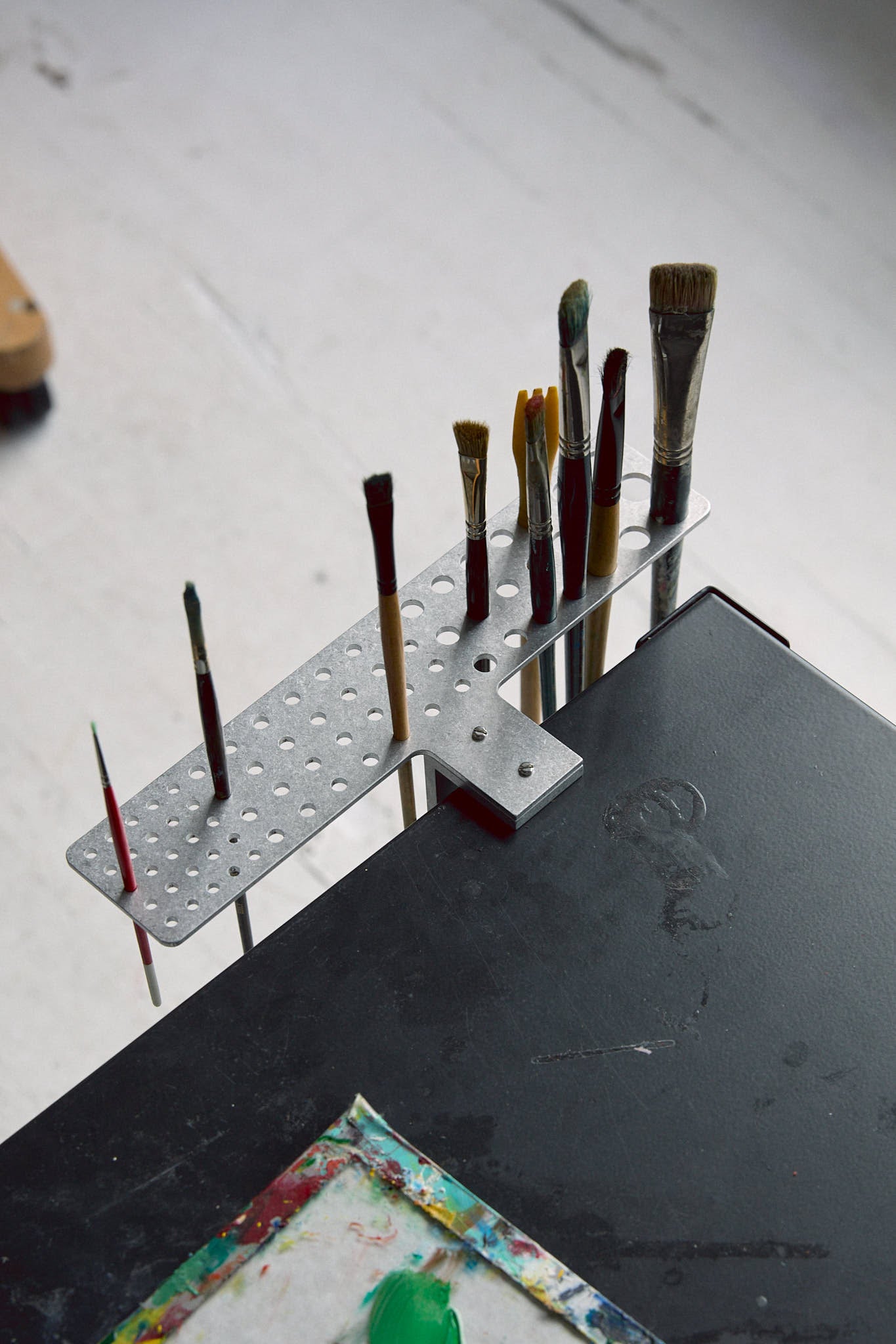 ALUMINUM - SMALL PAINTBRUSH HOLDER