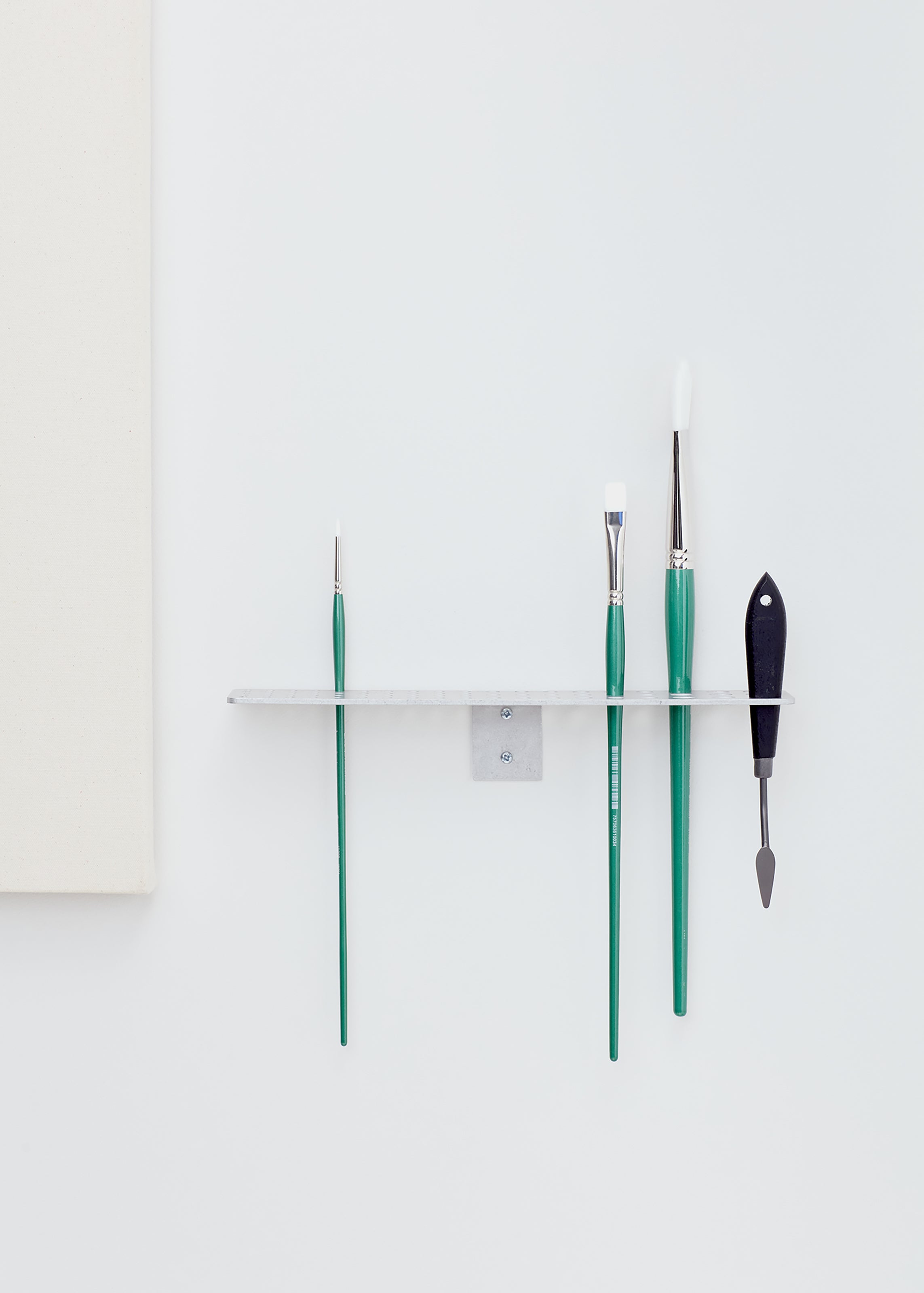 WALL-MOUNTED PAINTBRUSH HOLDER– LARGE