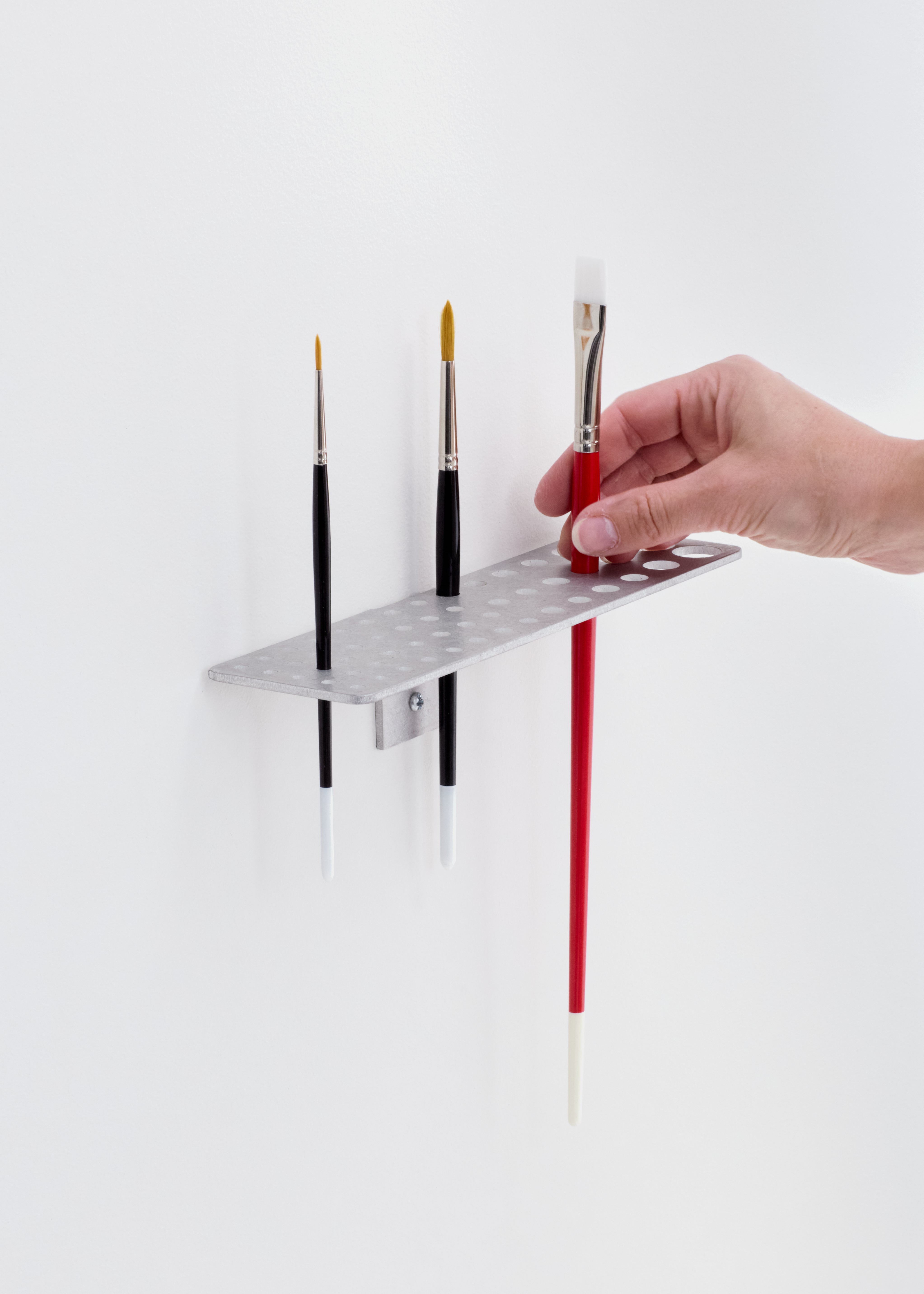 WALL-MOUNTED PAINTBRUSH HOLDER– SMALL